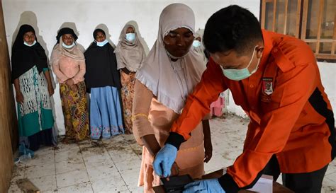 Foto Melihat Pengungsi Rohingya Di Penampungan Imigrasi Aceh Foto