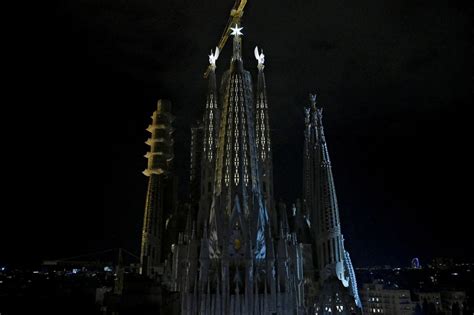 La C Lebre Catedral De La Sagrada Familia De Barcelona Est Casi