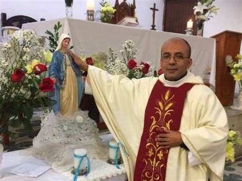 Padre Edgar Gonzales D Az Se Despidi Con Emotiva Misa De La Parroquia