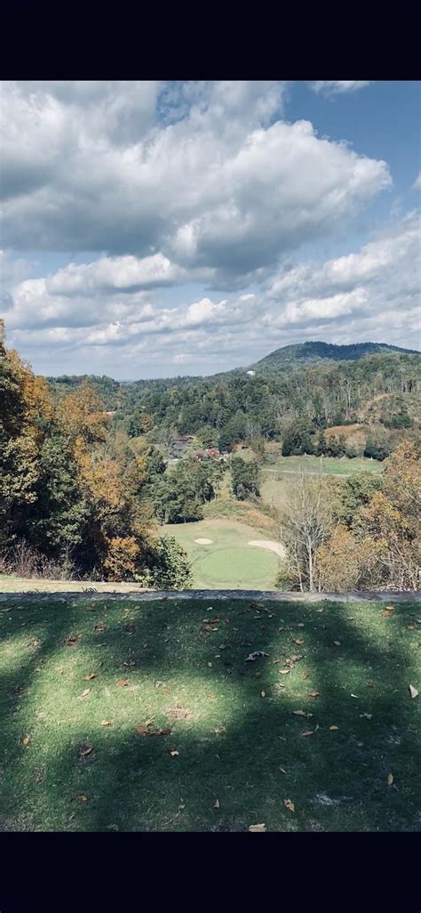 Gatlinburg Golf Course, Pigeon Forge, TN hole 12 200ft drop : r/golf