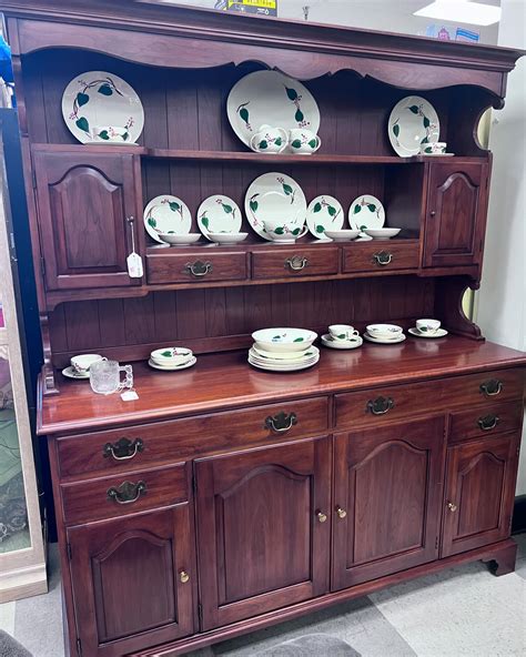 Treasure Trove Mini Mall & Consignments - 🌟 Stunning China Hutch! 🌟