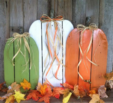 Awesome Fall Pumpkins Pallet Wood Pumpkins Rustic Fall Autumn