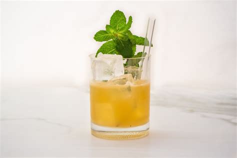 7 Triple Sec Cocktails That Are Packed With Citrus Flavor