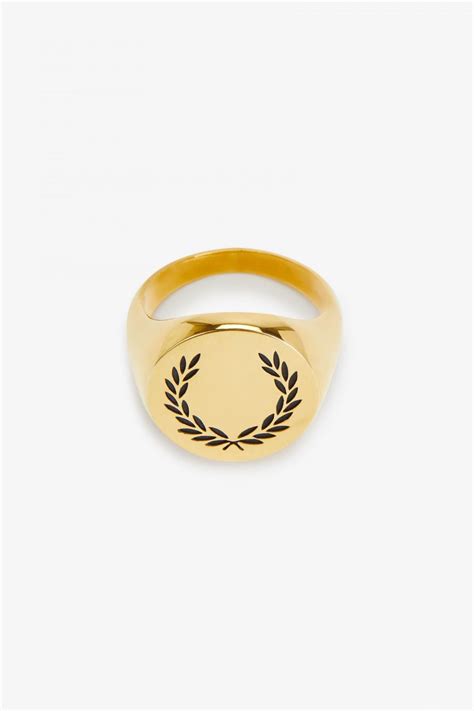 Men Laurel Wreath Ring Gold Fred Perry Accessories • Ferrondufour