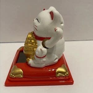 Art Solar Powered Maneki Neko Welcoming Lucky Beckoning Hands Waving