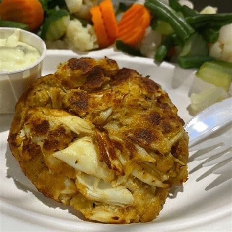 Jumbo Lump Crab Cakes - Capt. Bob's Crabs