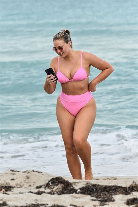 Iskra Lawrence In A Pink Bikini Celebmafia