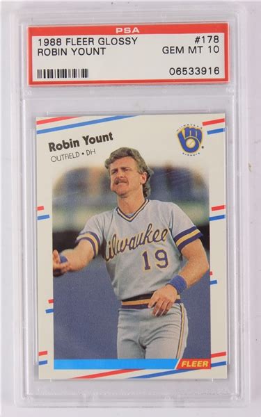 Lot Detail Robin Yount Milwaukee Brewers Fleer Glossy Baseball