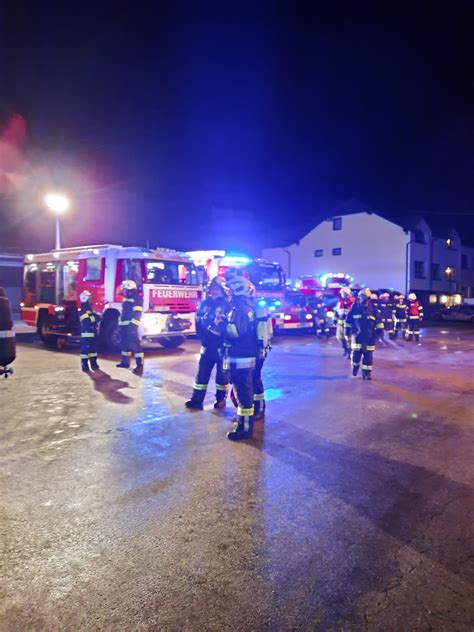 Brand Gewerbe Industrie 03 12 2021 Freiwillige Feuerwehr Mistlberg FR