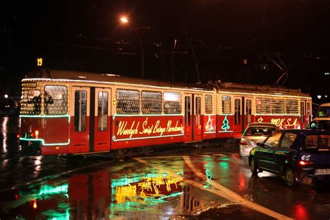 Kraków Świąteczny tramwaj jeździ po naszym mieście ZDJĘCIA Kraków