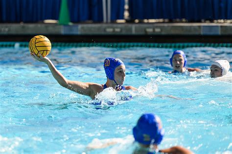 Freshmen Players Lead No 3 Ucla Womens Water Polo To Victory Over No