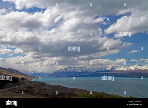 Mt Cook And Pukaki Hi Res Stock Photography And Images Alamy