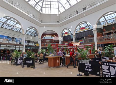 Manchester Corn exchange restaurants and interior, glass atrium ...