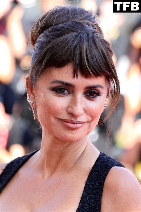 Penelope Cruz Cleavage Pics Everydaycum The Fappening