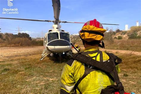 Medios Aéreos Se Incorporan En La Extinción De Un Incendio Forestal En El Cauce Del Millars