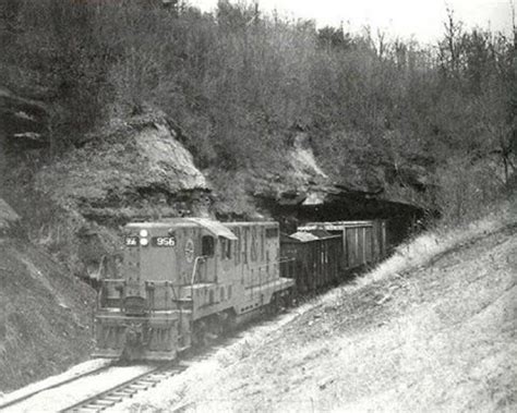 Dt I Train Going Through Royersville Tunnel Near Ironton Ohio