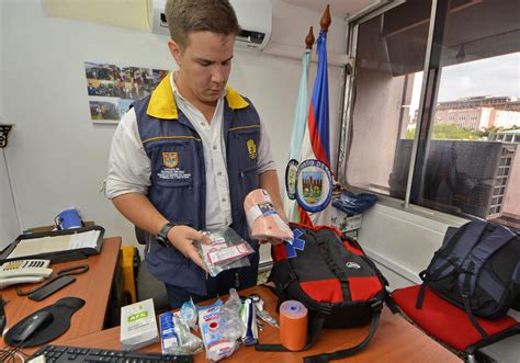 Qué elementos debe contener un kit de emergencia para terremoto Aquí