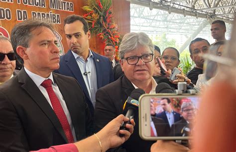 João lamenta morte de PM e atribui aumento da violência à liberação de