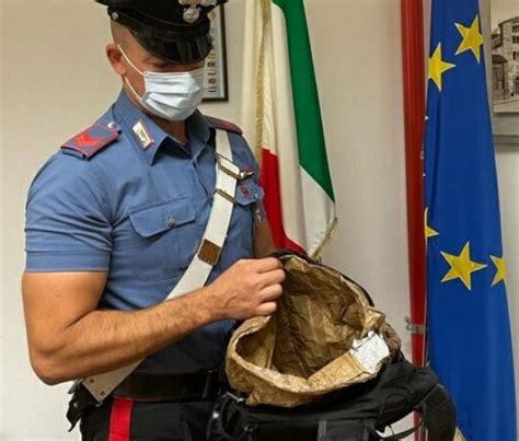 Carabinieri Del NOR Arrestano In Flagranza Ladro Di Profumi