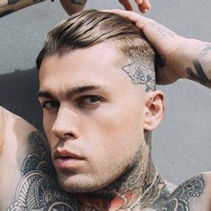 Stephen James Hendry - Age, Family, Bio | Famous Birthdays