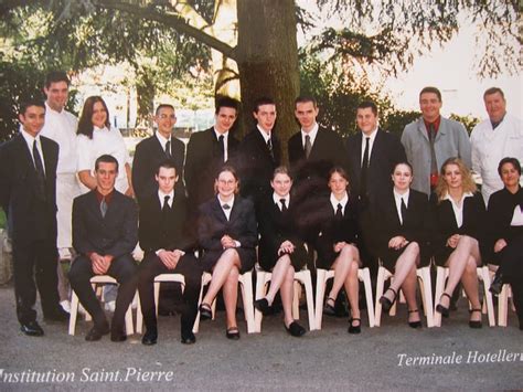 Photo de classe BEP hotellerie restauration 2EME année de 2005 Lycée