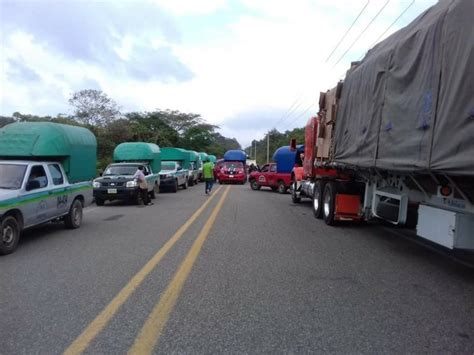 La Jornada Manifestantes bloquean carretera federal transístmica en