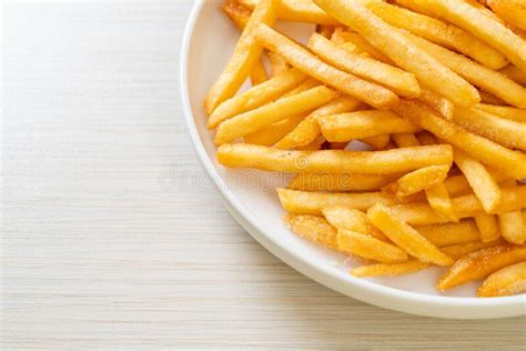 Pommes Frites Mit Saurer Creme Und Ketschup Stockbild Bild Von