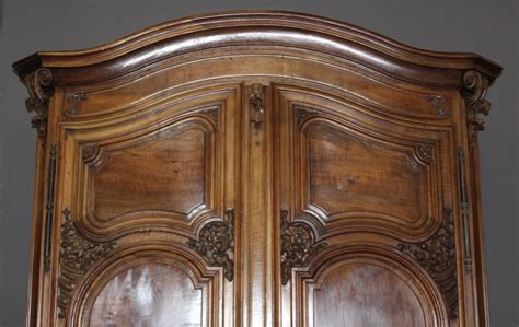 Armoire Lyonnaise Régence en noyer début XVIIIe siècle N 101408