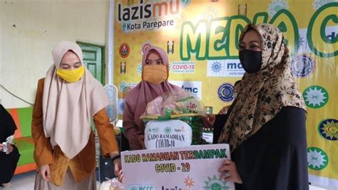 Mccc Parepare Bagikan Paket Kado Ramadhan Ke Warga Terdampak Covid