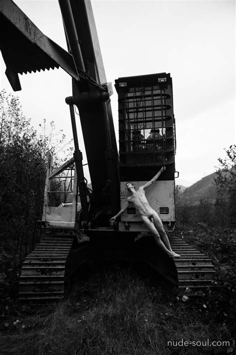 T Nude Soul Art Photos