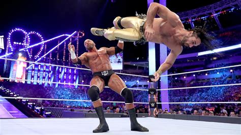 Seth Rollins vs. Triple H – Non-Sanctioned Match: photos | WWE