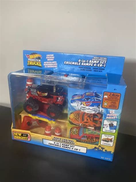 NEW HOT WHEELS Monster Trucks In Ramp Set Radio Remote Control
