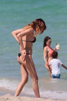 Aida Yespica Bikini Candids In Miami May Phun Org Forum