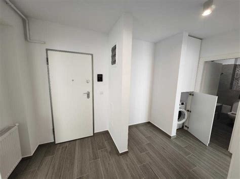 Inchiriem Apartament 2 Camere Modern Decomandat Tractorul Brasov