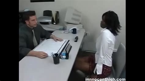 Une Tudiante Innocente Se Fait Percer Une Bite Dans La Chatte Serr E Xvideos