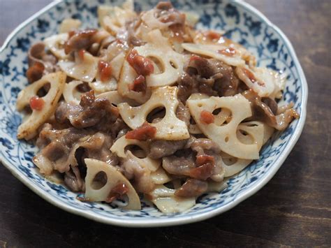 レンコンと豚肉の梅炒め 奥薗壽子のなべかまぺえじ