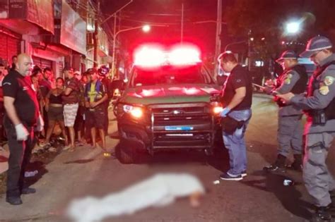 Motorista Avan A Sinal Vermelho E Atropela Mulher Que Morreu Na Hora