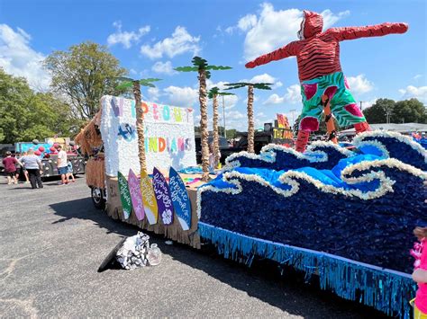 Homecoming Float Homecoming Floats Homecoming Parade Parade Float