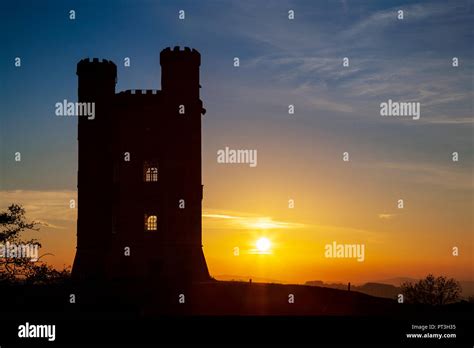 Broadway Tower at sunset, Broadway, England Stock Photo - Alamy