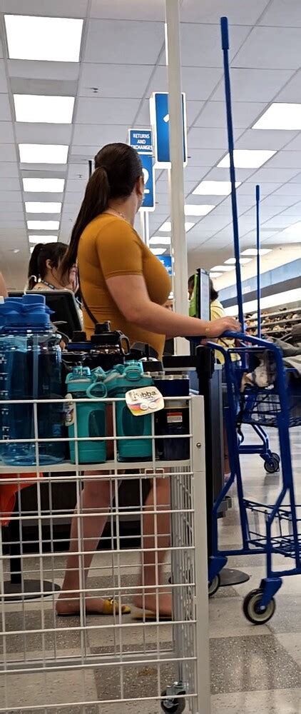 Busty Latina In Tight Dress Vpl Latina Forum