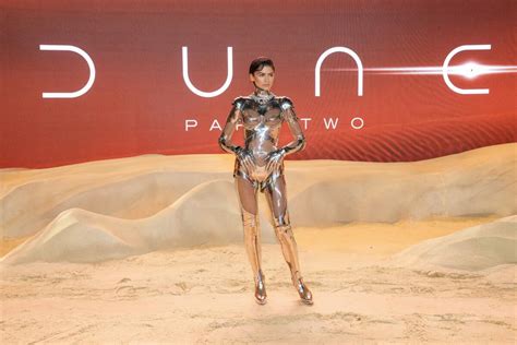 Zendaya Stuns In Vintage Robot Suit At Dune 2 Premiere In London