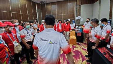 Anies Sambangi Posko Utama Kontingen Atlet Jakarta Di Jayapura