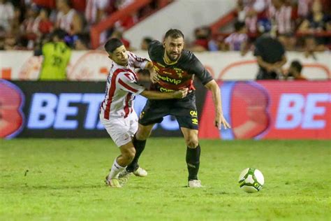 Luciano Castán quer título para gravar nome na história do Sport