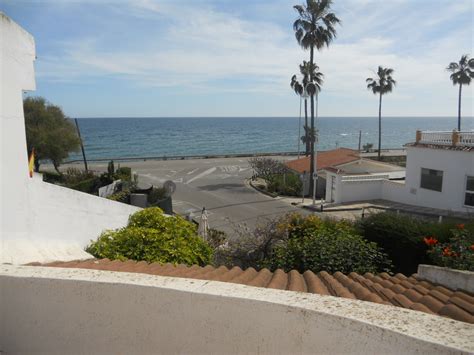 Chalet Adosado Primera Linea De Playa Rincon De La Victoria Terraza