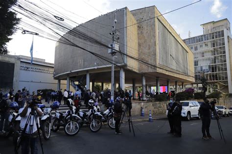 Diputados De Honduras Negocian El Control De La Corte Suprema De Justicia