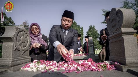 Foto Hardiknas Ziarah Ke Taman Makam Wijaya Brata Pengingat