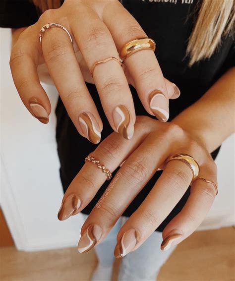 34 The Best Fall Nail Trends For 2022 — Brown Swirl Nails