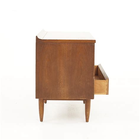 Broyhill Sculptra Brutalist Mid Century Walnut Single Drawer Nightstand