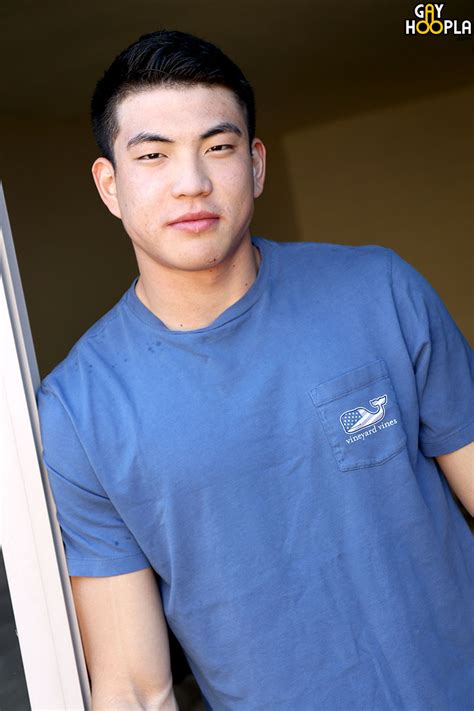 MODEL OF THE DAY Tall Jock Sean Lee GAY HOOPLA Daily Squirt