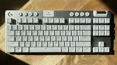 Logitech G915 TKL Review